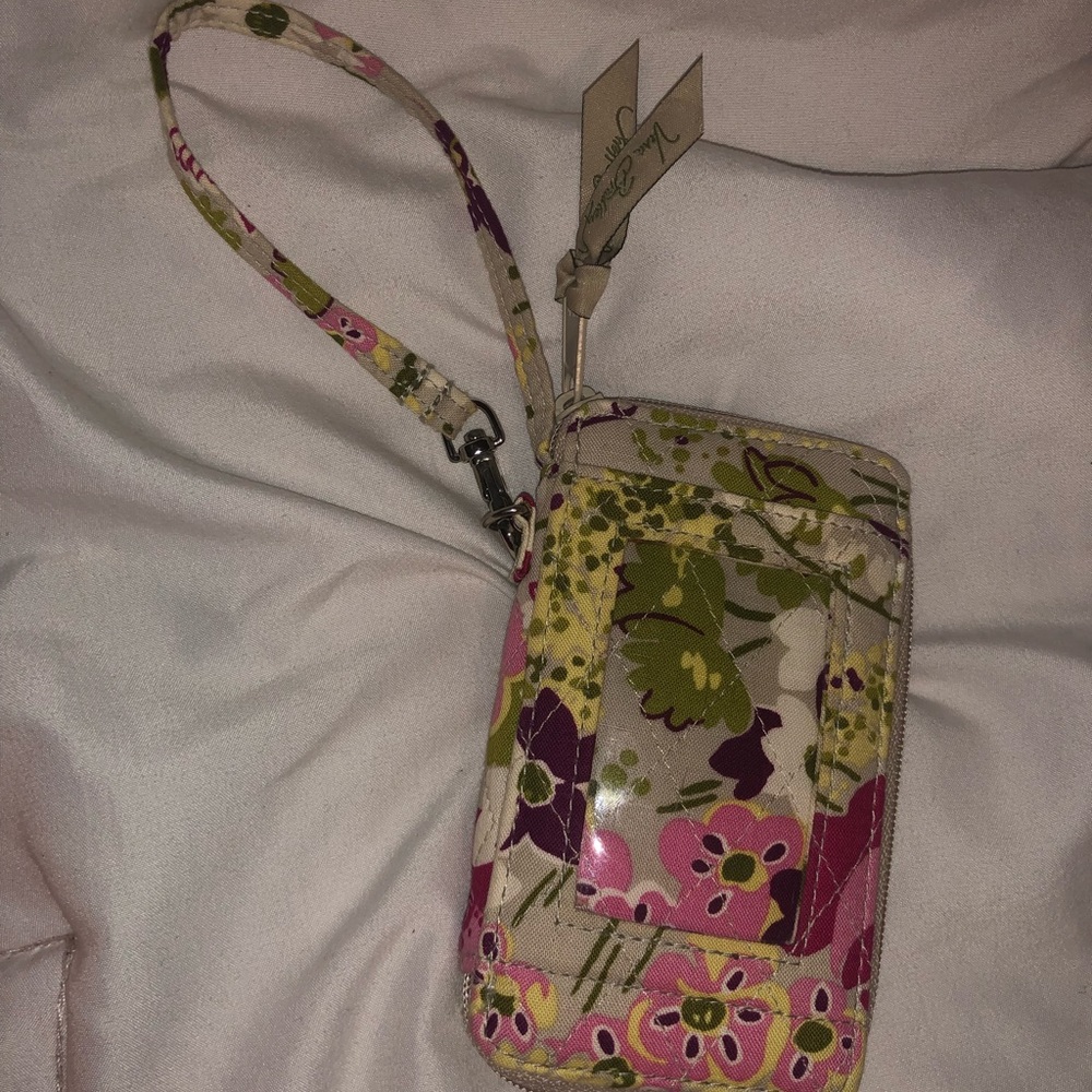 great condition Vera Bradley wristlet ID holder!